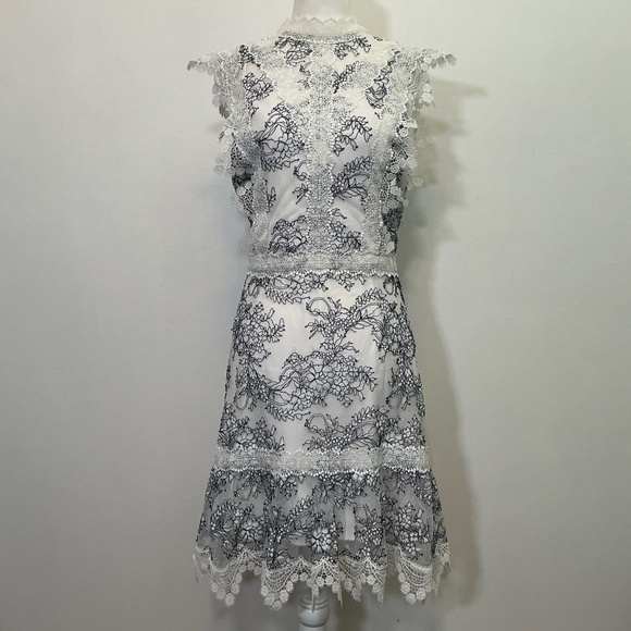 Adelyn Rae White & Navy Embroidered Lace Fit & Flare Dress Size M - Picture 1 of 9